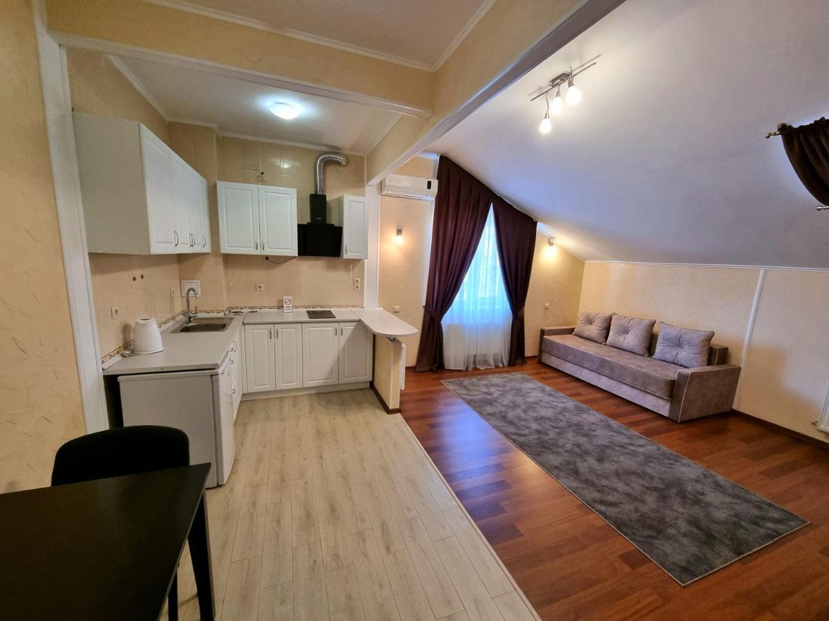 Helen Hotel !Ми працюємо! Николаев Экстерьер фото