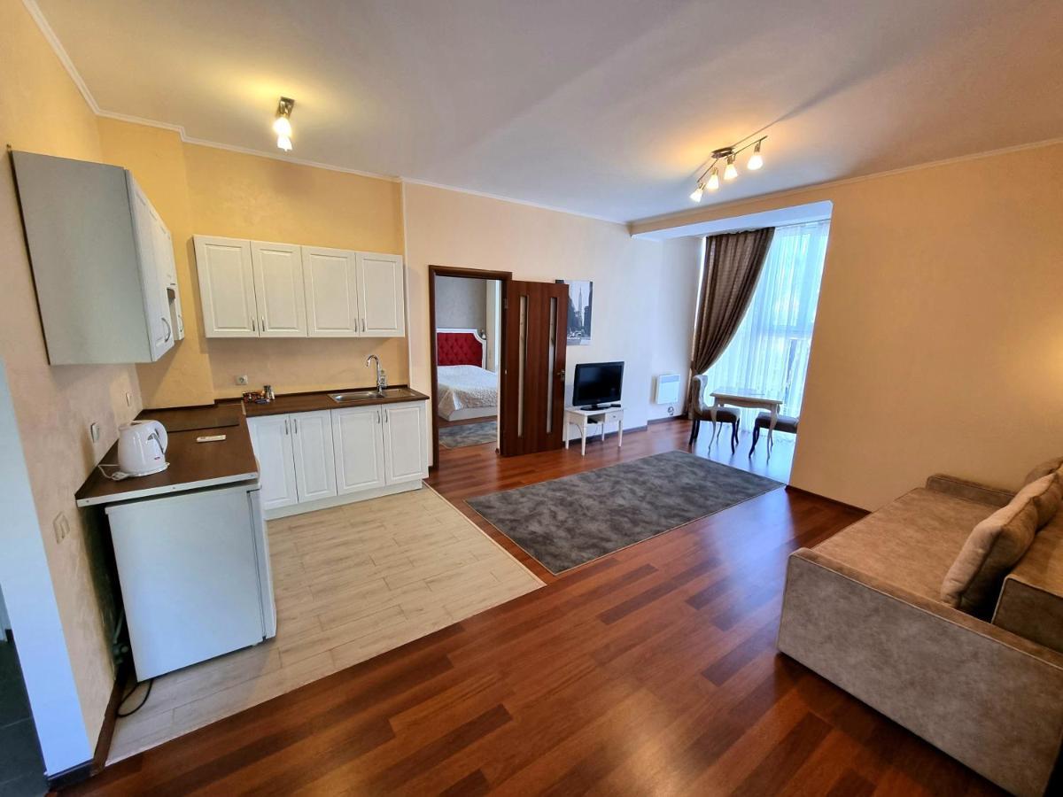Helen Hotel !Ми працюємо! Николаев Экстерьер фото