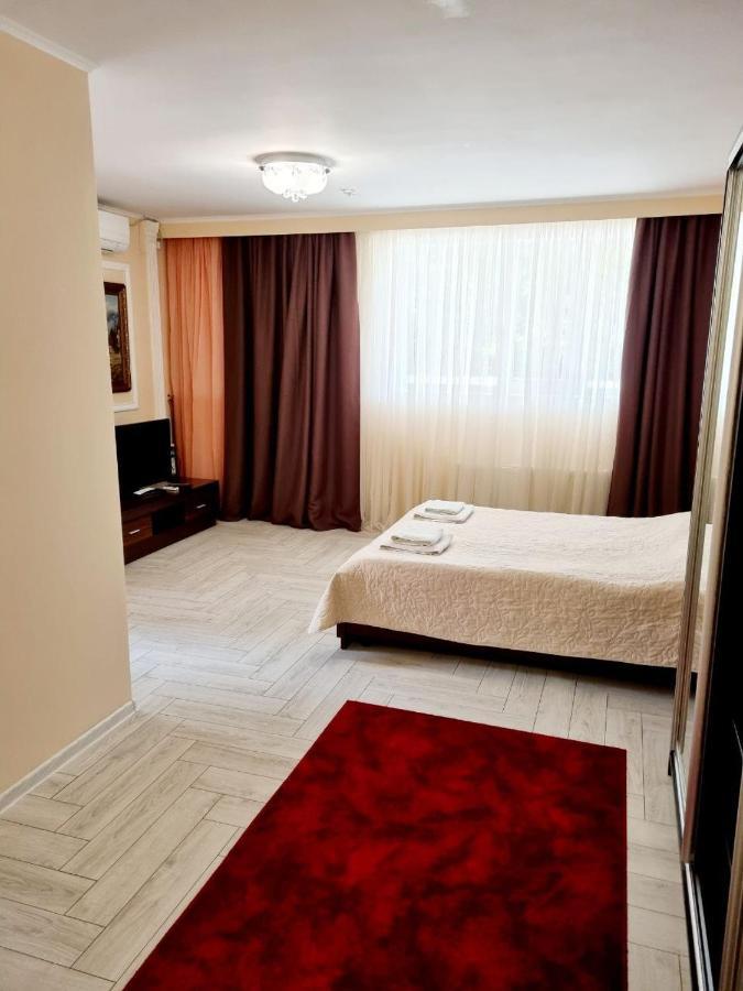 Helen Hotel !Ми працюємо! Николаев Экстерьер фото