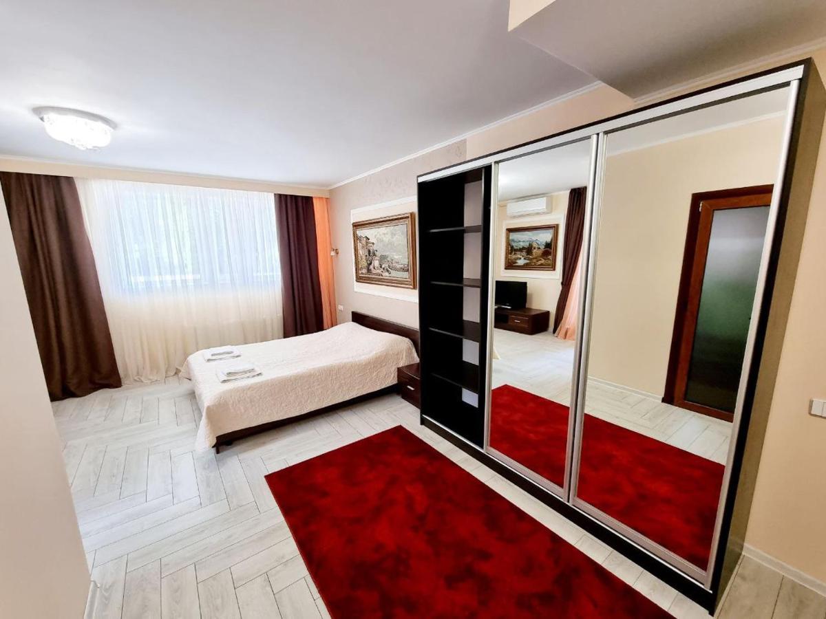 Helen Hotel !Ми працюємо! Николаев Экстерьер фото