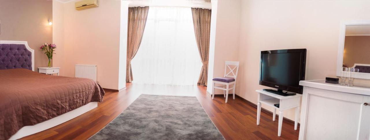 Helen Hotel !Ми працюємо! Николаев Экстерьер фото